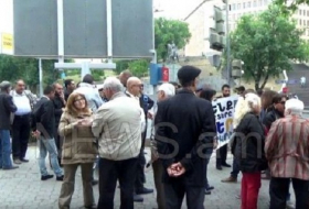 Protest in Yerevan: Crowd calls for aiding killed soldiers" family - PHOTOS, VIDEO